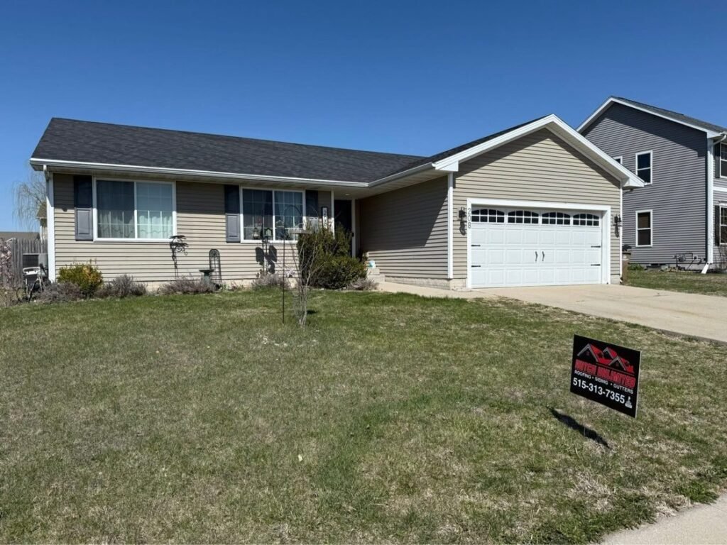 Finished shingle roof on a ranch home in Central Iowa